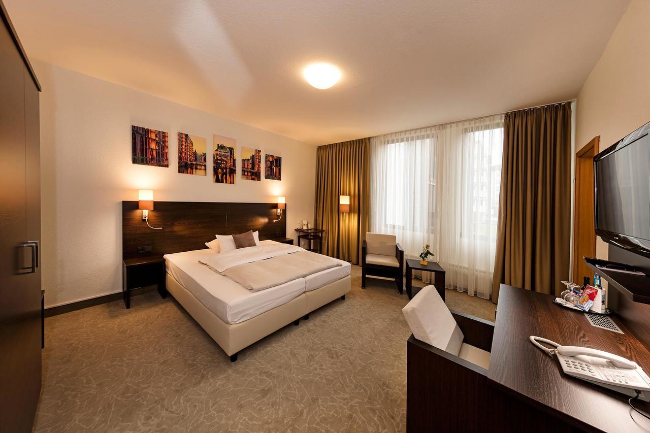 Hotel Cristobal Хамбург Екстериор снимка